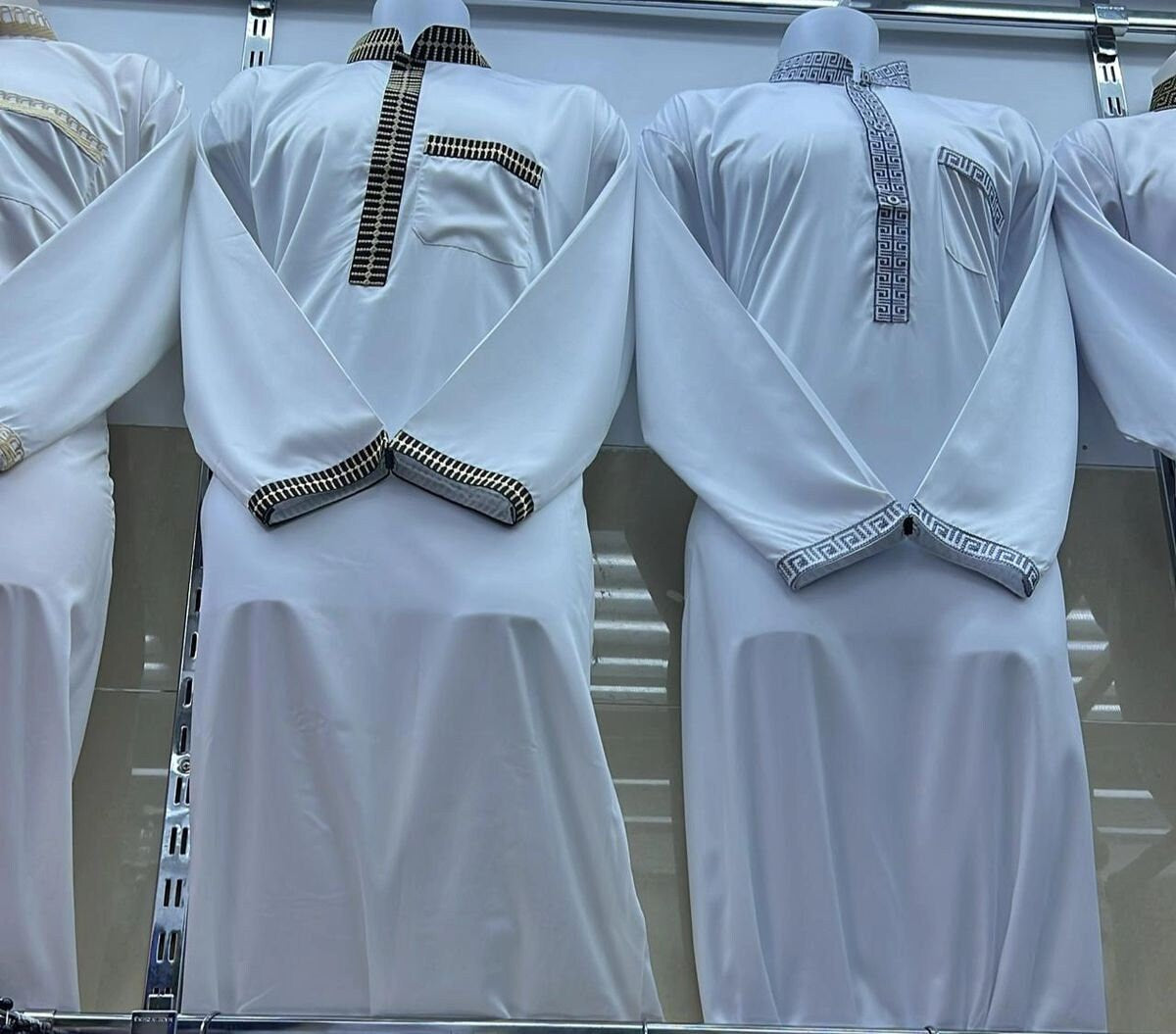Kaftan for men long sleeve Men's Robe, Tall Muslim clothes with Embodery. Dubai Jalamias